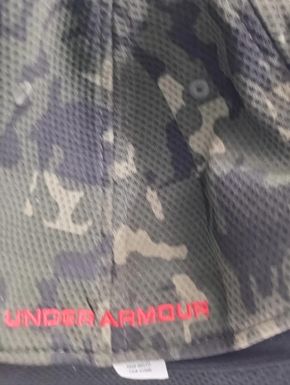 Under Armour Kids Blitzing Camo Cap Fitted Hat Camouflage & Red Logo